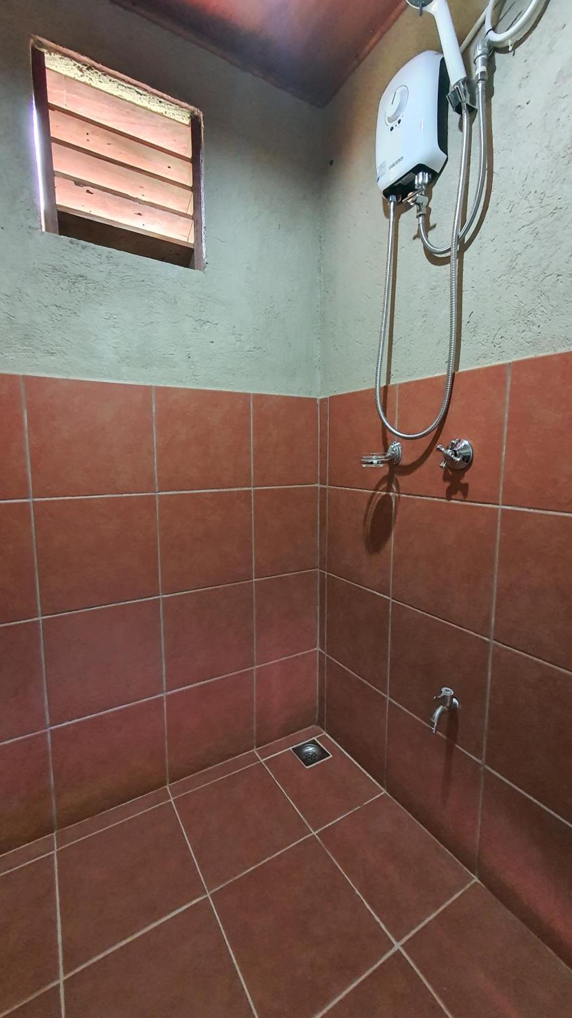 Lumban スペイシオ カリラヤ ベッド アンド ブレックファースト Bed & Breakfast エクステリア 写真